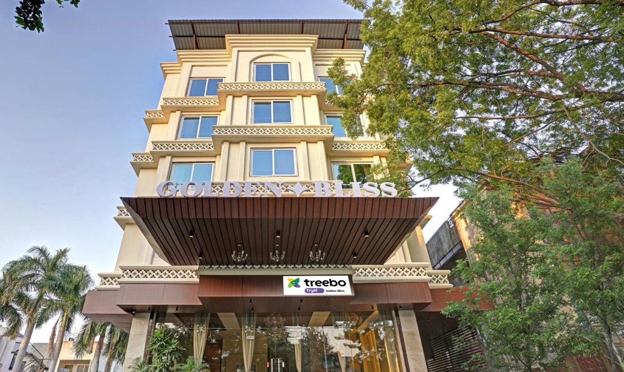 Treebo Premium Golden Bliss Trimurti Nagar Square นาคปุระ ภายนอก รูปภาพ