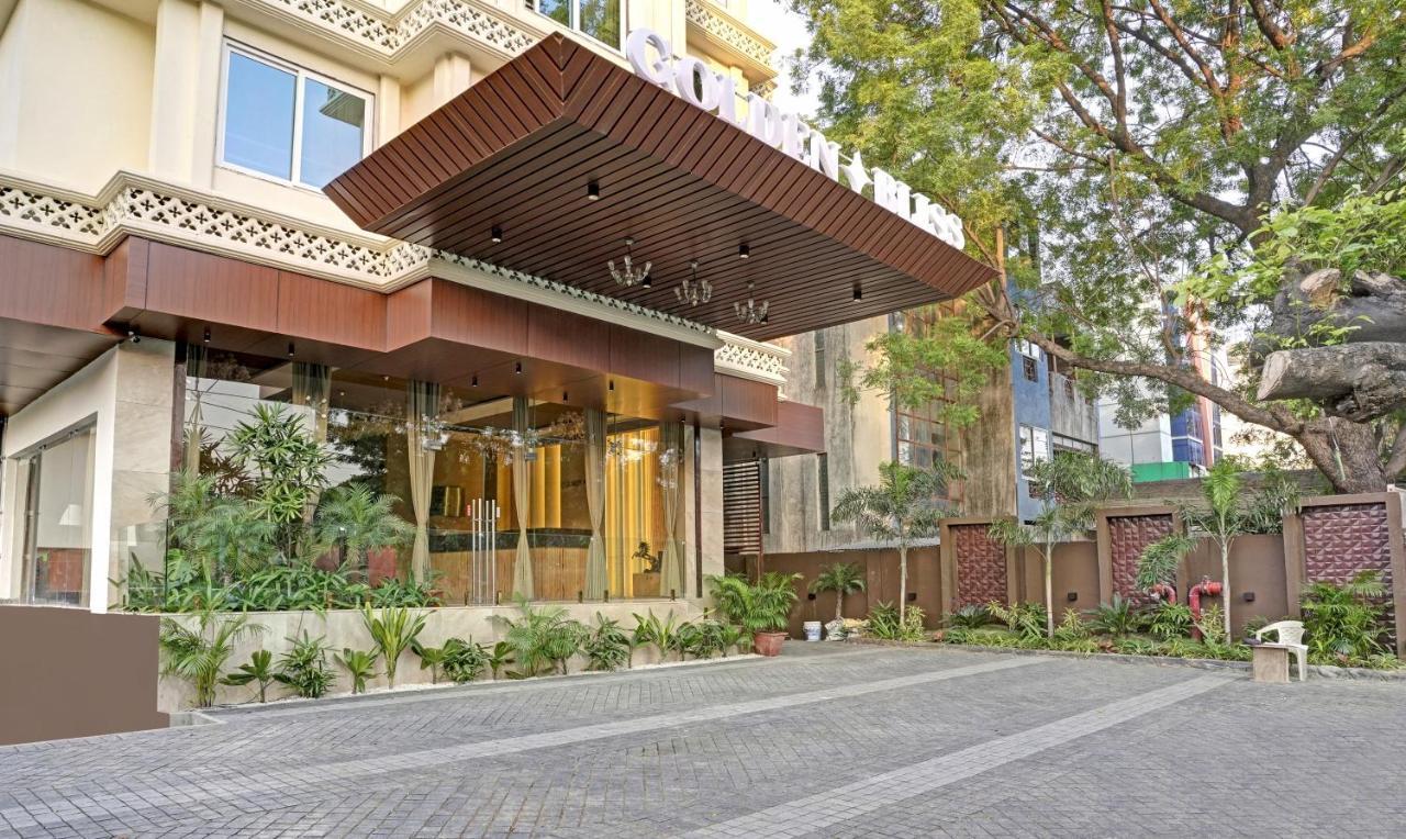 Treebo Premium Golden Bliss Trimurti Nagar Square นาคปุระ ภายนอก รูปภาพ