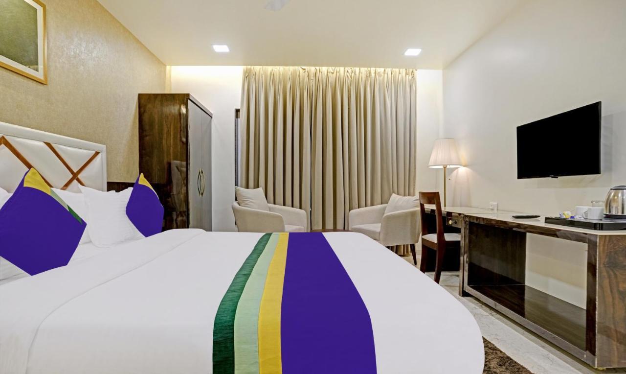 Treebo Premium Golden Bliss Trimurti Nagar Square นาคปุระ ภายนอก รูปภาพ